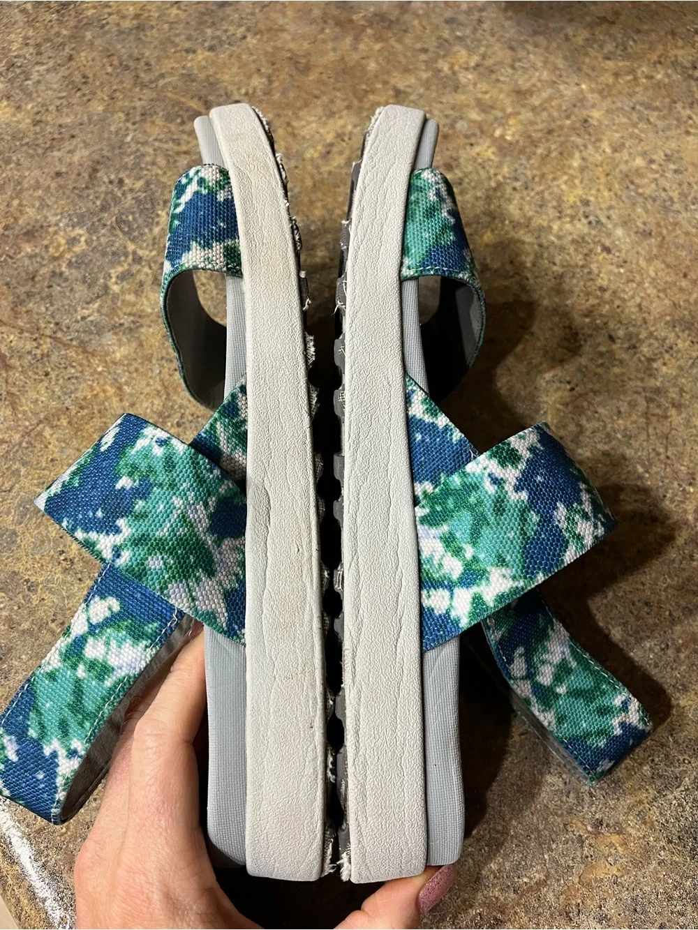 KEEN Elle Backstrap Sandals Women’s 9.5 Porcelain Tie Dye Blue Green Vacation